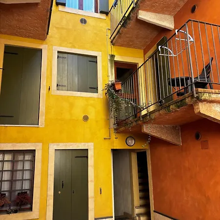 La Piccola Corte Apartment *